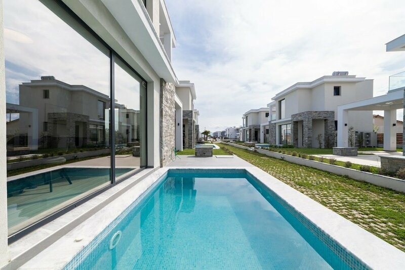 Гостиница Thalassa & Thalassa Prive Residential Complexes