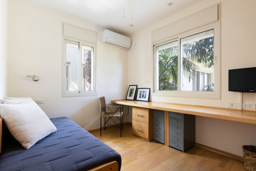 Фото Almagor House