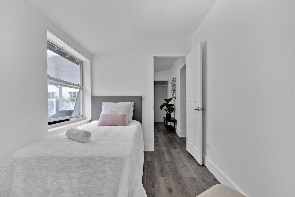 Фото Upper Design District 3bd Home w/Jacuzzi and Backyard