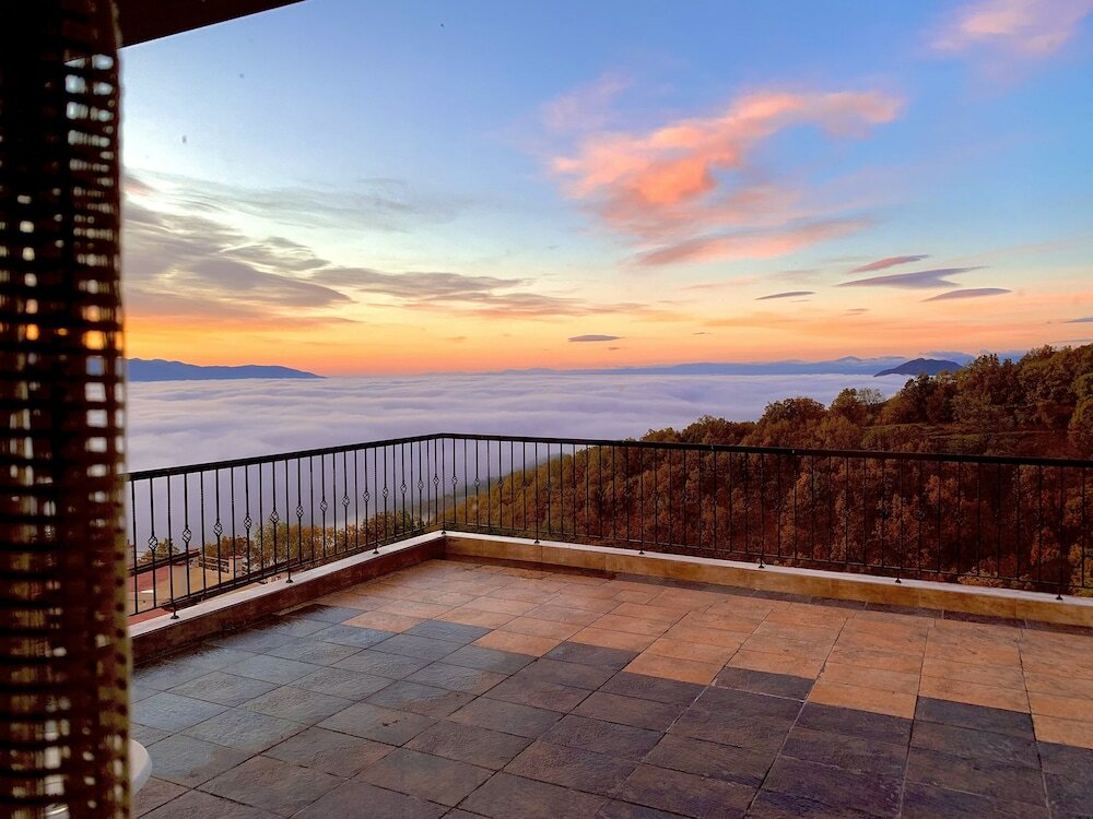 Фото Loggas Hotel