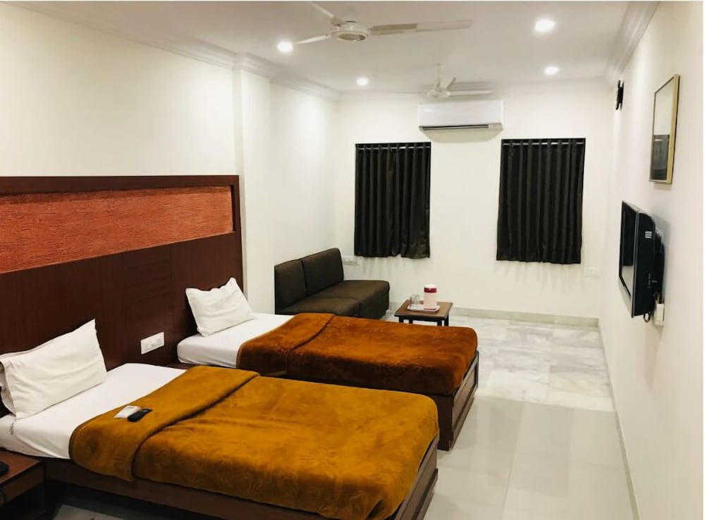 Фото Hotel Galaxy