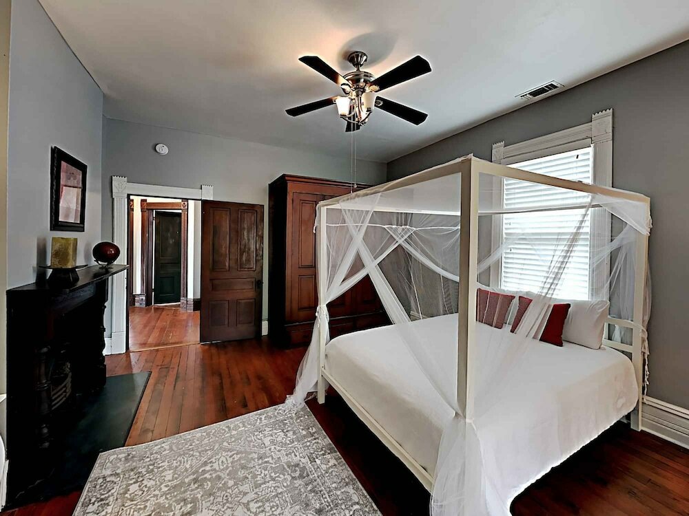 Фото The Iconic Palafox Palace