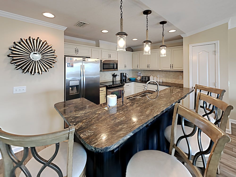 Фото Breezy Blue Cottage