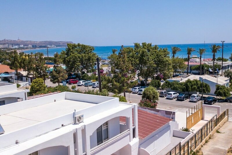 Гостиница Atma Beach Rooms & Suites