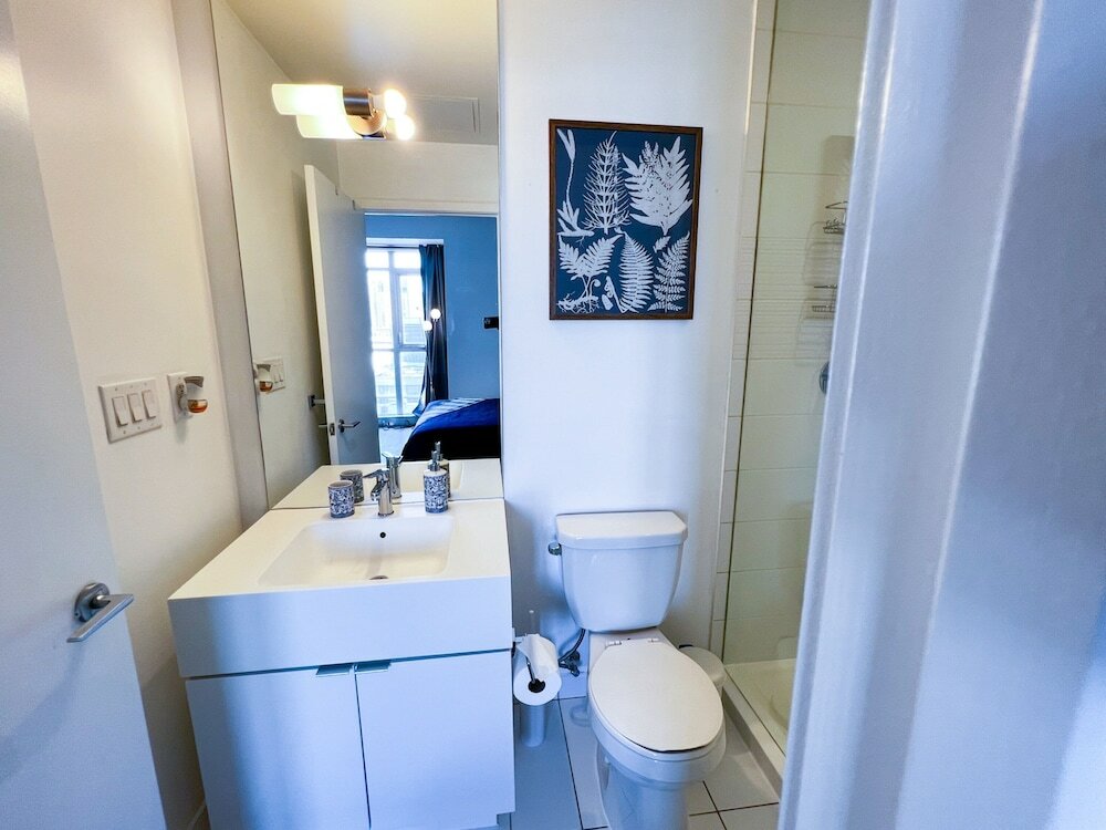 Фото Marvelous Elegant Downtown Apartments