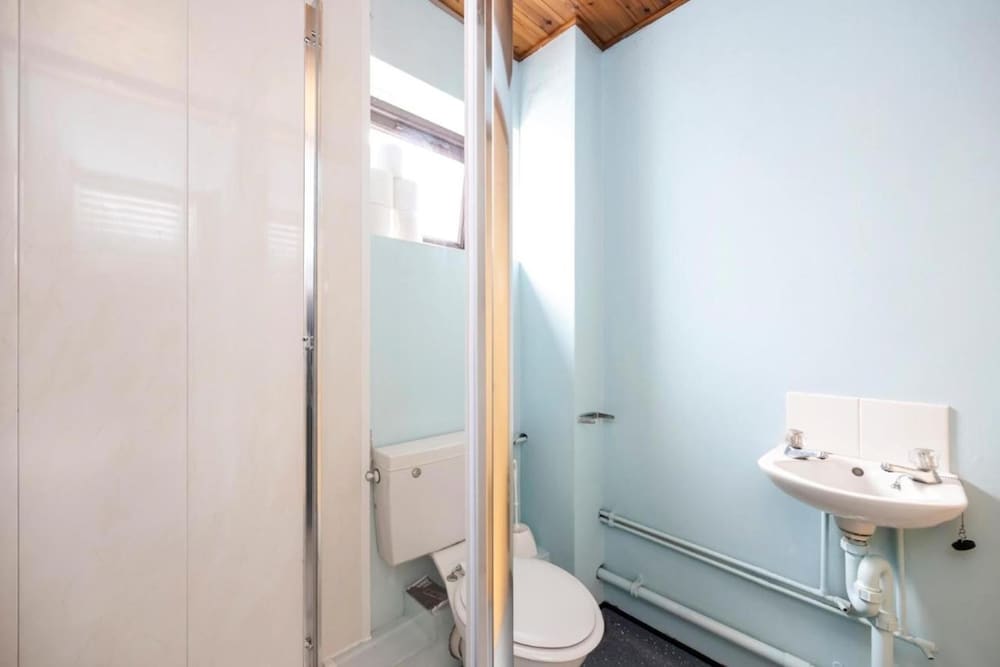 Фото Comfortable rooms at Crescent Hall-OXFORD - Campus Accommodation