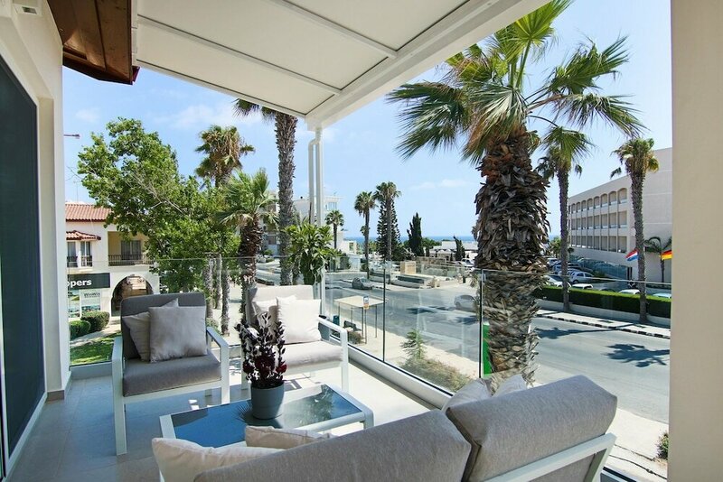 Апартаменты Phaedrus Living: Seaview Luxury Flat Limnaria 114 в Пафосе
