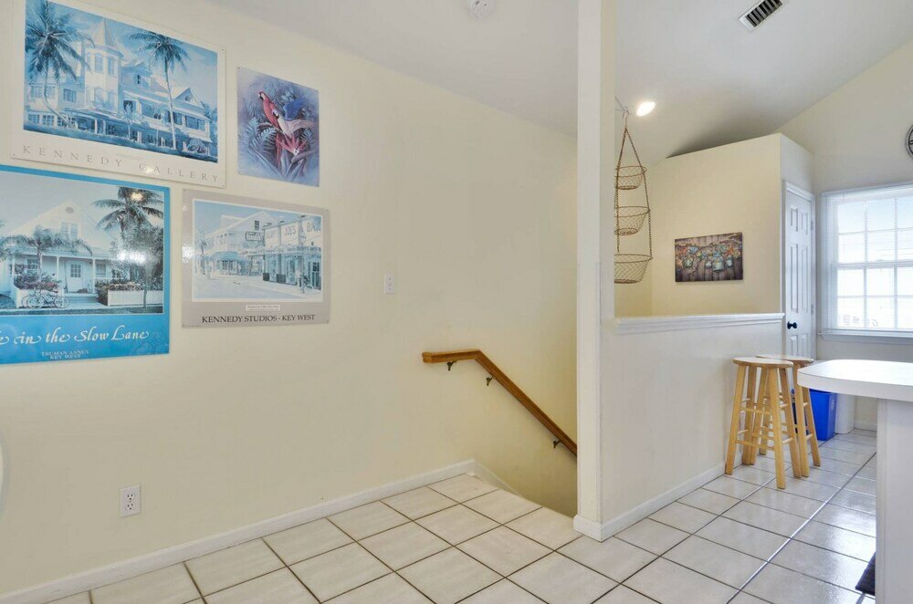 Фото Linger Longer by Avantstay Key West Walkable Gated Community, Shared Pool Week Long Stays Only