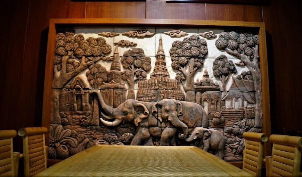 Фото Champion Hotel & Pub