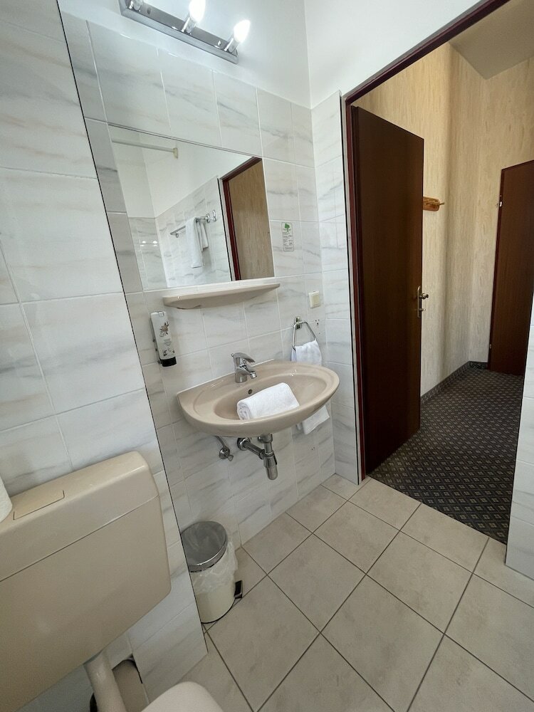 Фото Hotel Tabor rooms