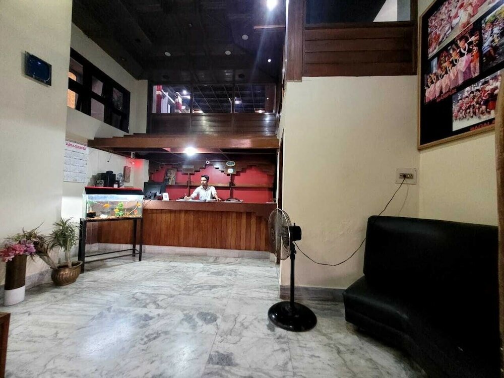 Фото Hotel Pradyut