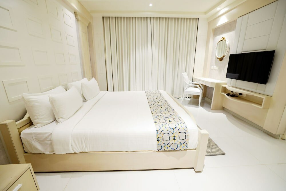 Фото Aj Grand Hotel