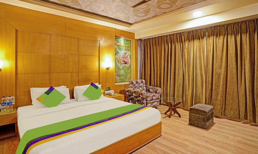 Фото Treebo Trend The Royal Cm