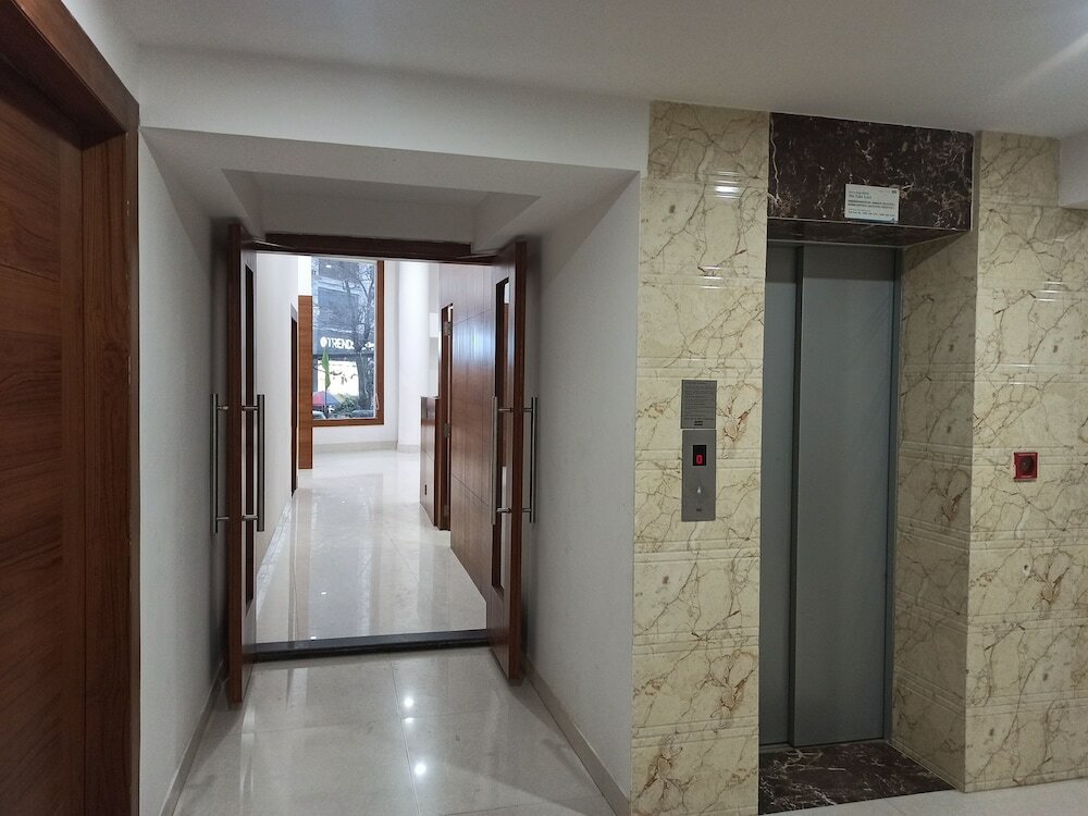 Фото Hotel Autumn Crocus - A Boutique Hotel