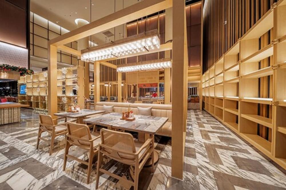 Фото Hualuxe Nanjing Yangtze River, an Ihg Hotel