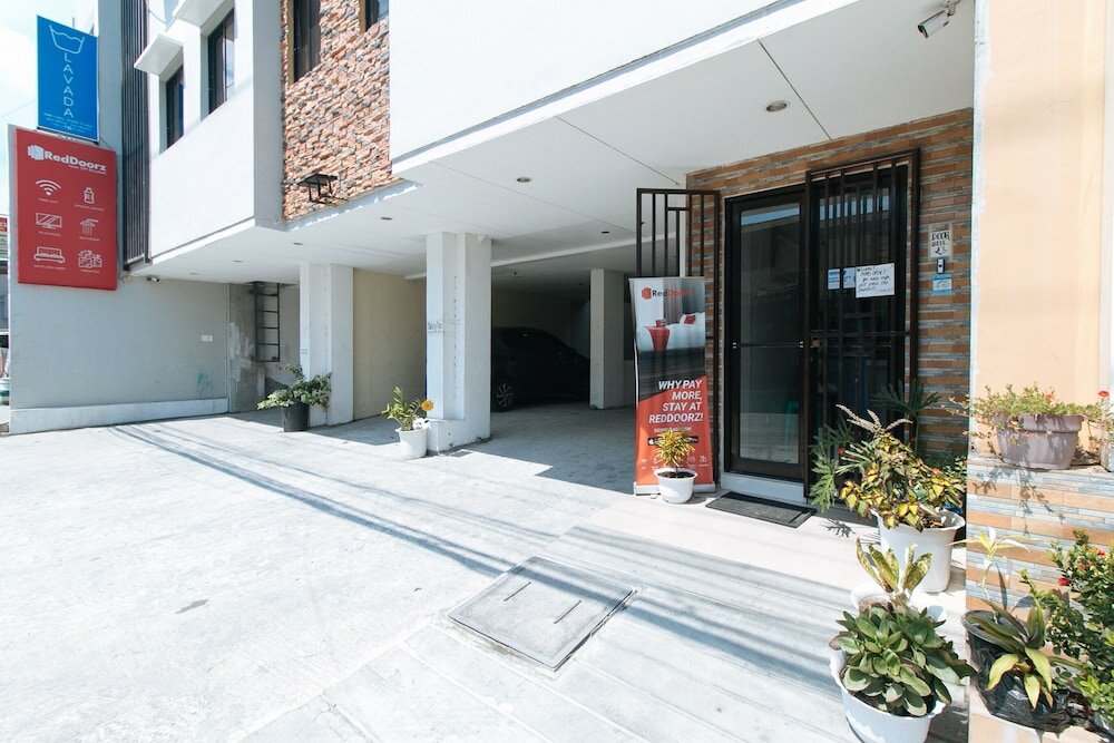 Фото RedDoorz near SM Bicutan