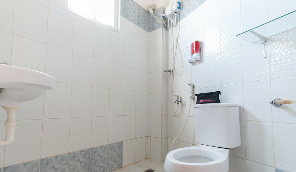 Фото RedDoorz near Robinsons North Tacloban