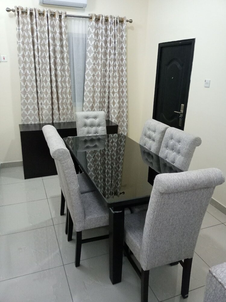 Фото Blooms Spot Hotel and Apartments