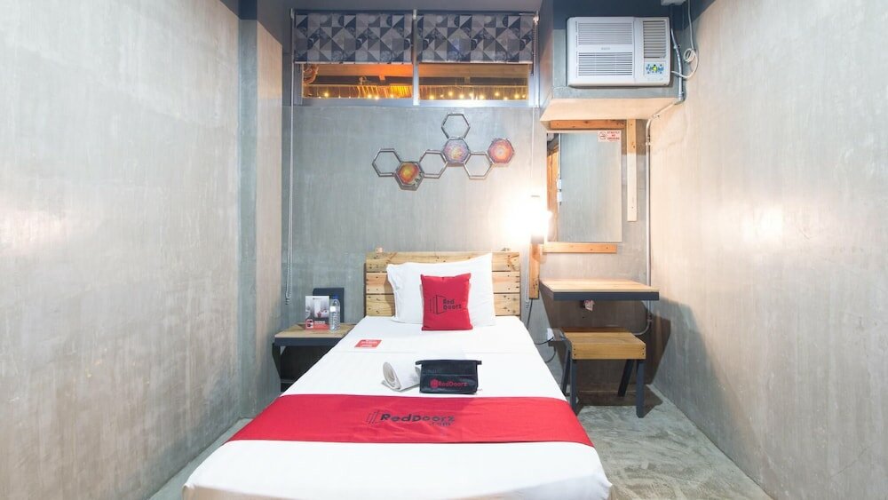 Фото RedDoorz Plus @ Taft North Mandurriao