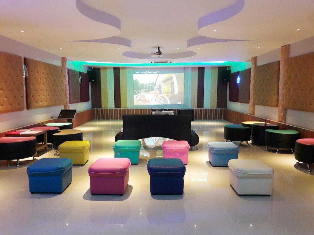 Фото Mingalar Thiri Hotel