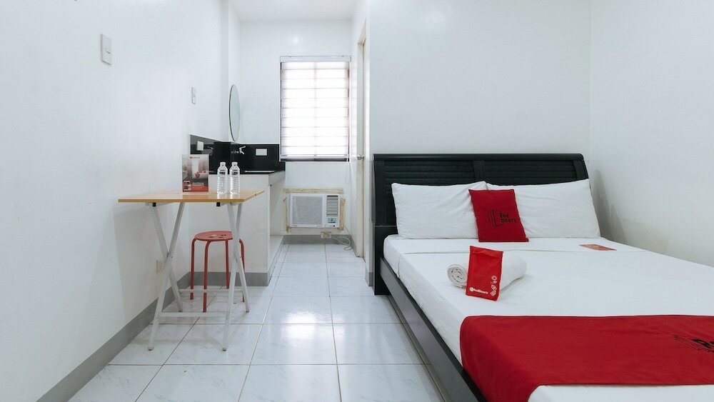 Фото RedDoorz near SM Bicutan