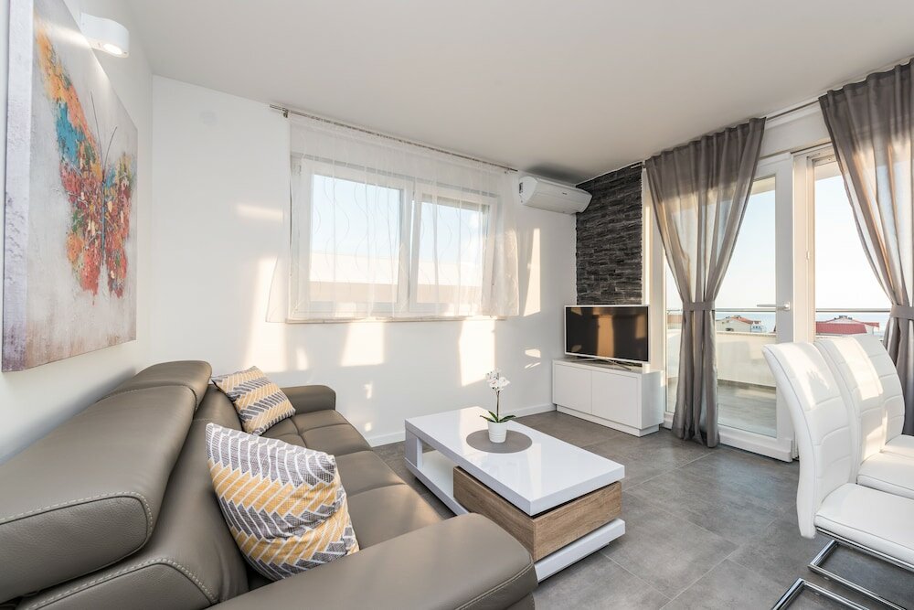 Фото Villa Magnifica Apartments with pool