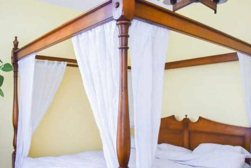 Гостиница Peaceful 2 Bedroom Hideaway in the Heart of Brighton в Брайтоне