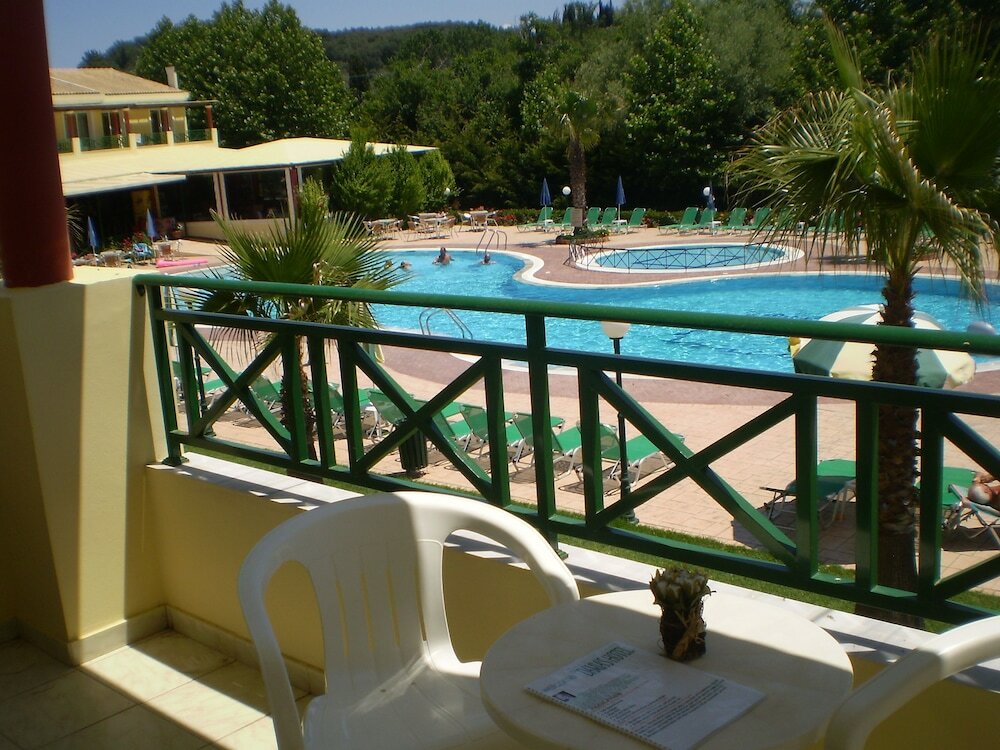 Фото Damia Hotel