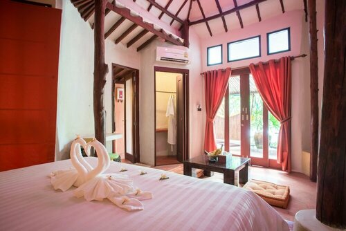 Гостиница B52 Beach Resort