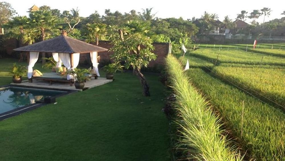 Фото Ngeluwungan Boutique Villa