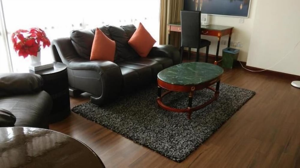 Фото Excellent Service Suites at Times Square