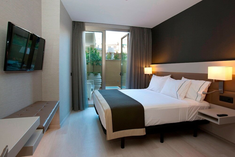 Фото AC Hotel Colon Valencia