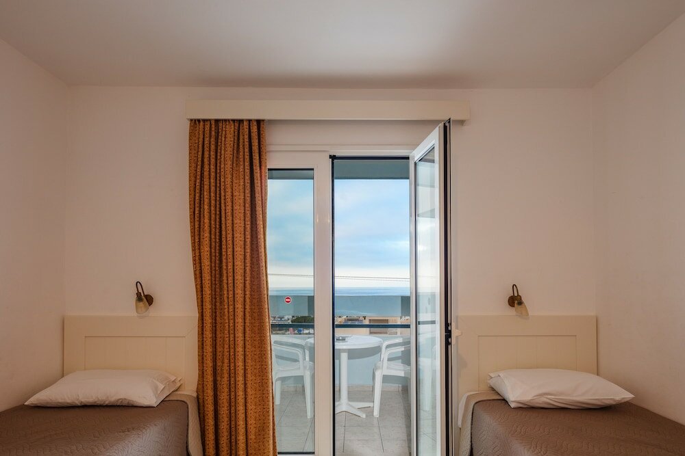 Фото Koni Village Hotel