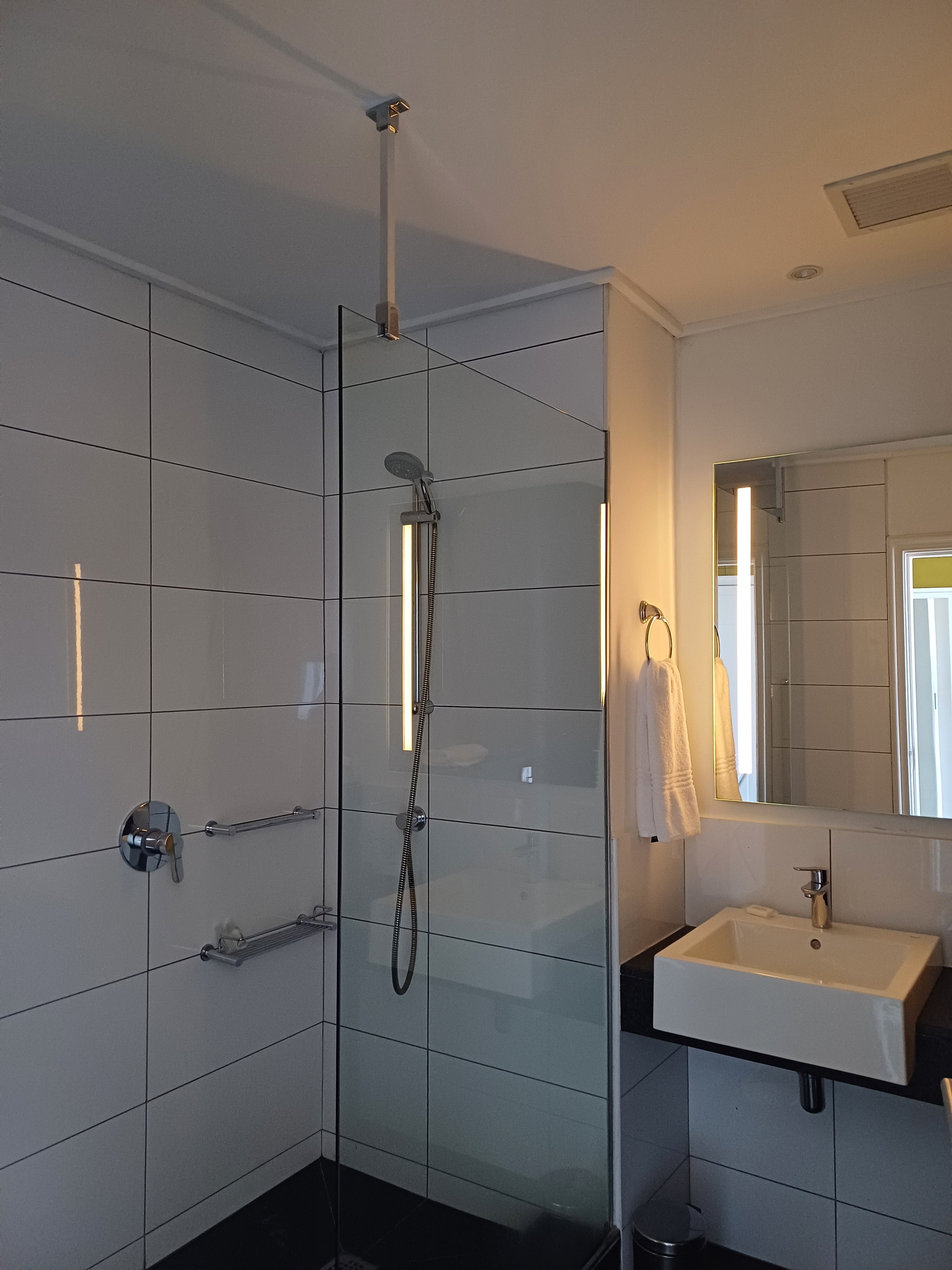 Фото Simon’s Town Quayside Hotel