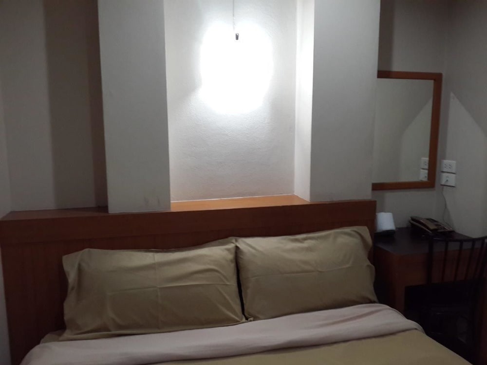 Фото White Orchid Inn II