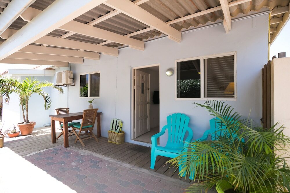 Фото Pauline's Apartments Aruba