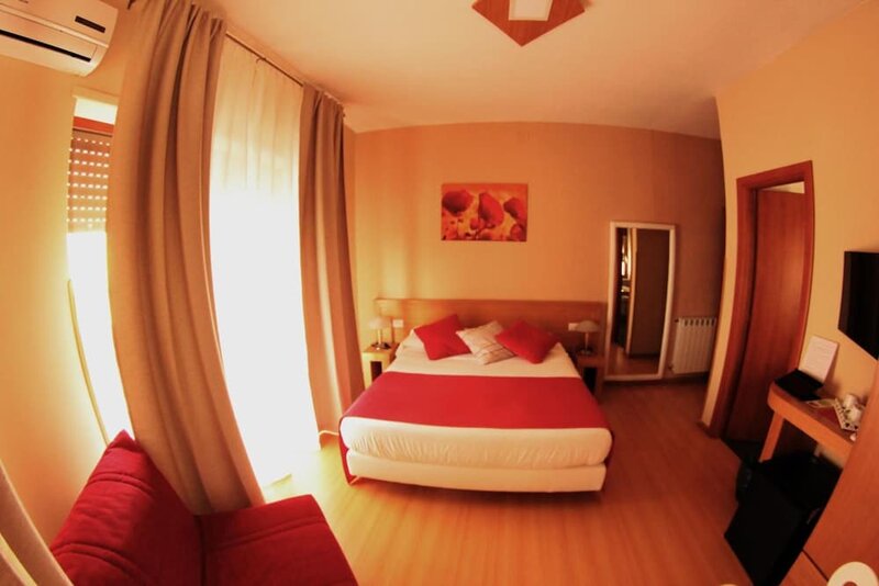 Гостиница The Night Guest House Sorrento в Сорренто