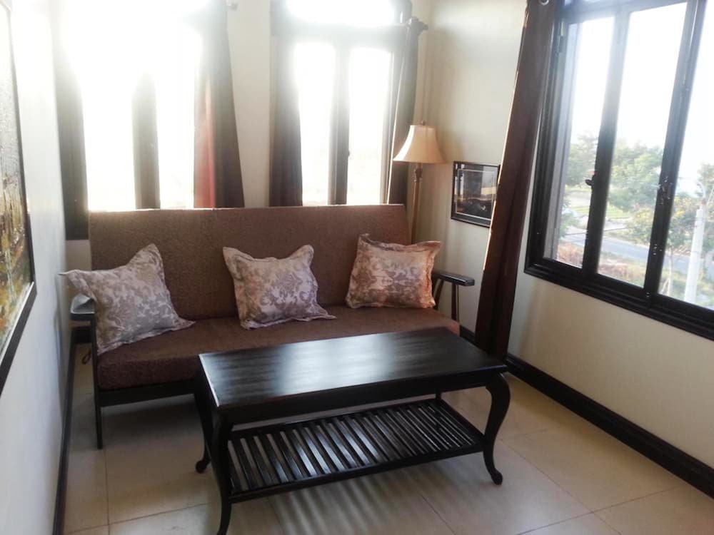 Фото Hamilton Oceanview Villa