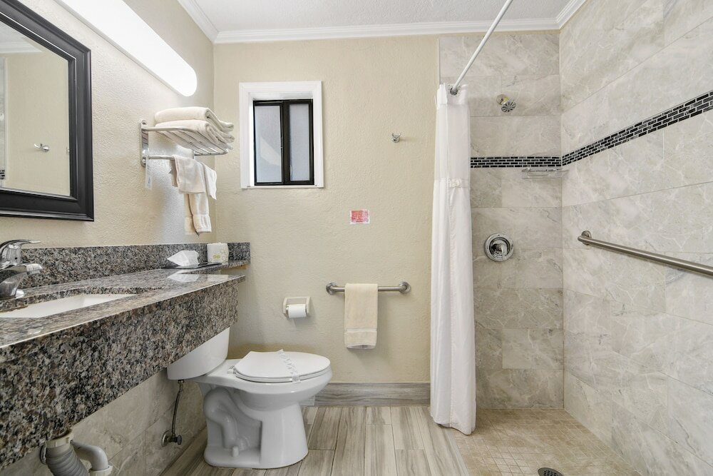 Фото Anthony's on the Beach