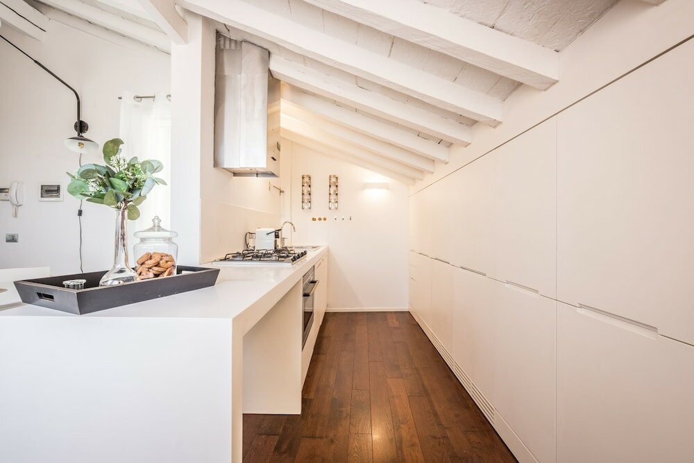 Фото Emilia Suite Urban