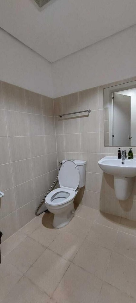 Фото Roxas Blvd Ermita Studio Us Embassy Mla