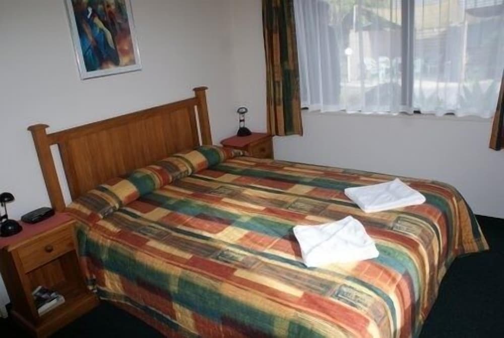 Фото Cottage Park Motor Lodge and Conference Centre