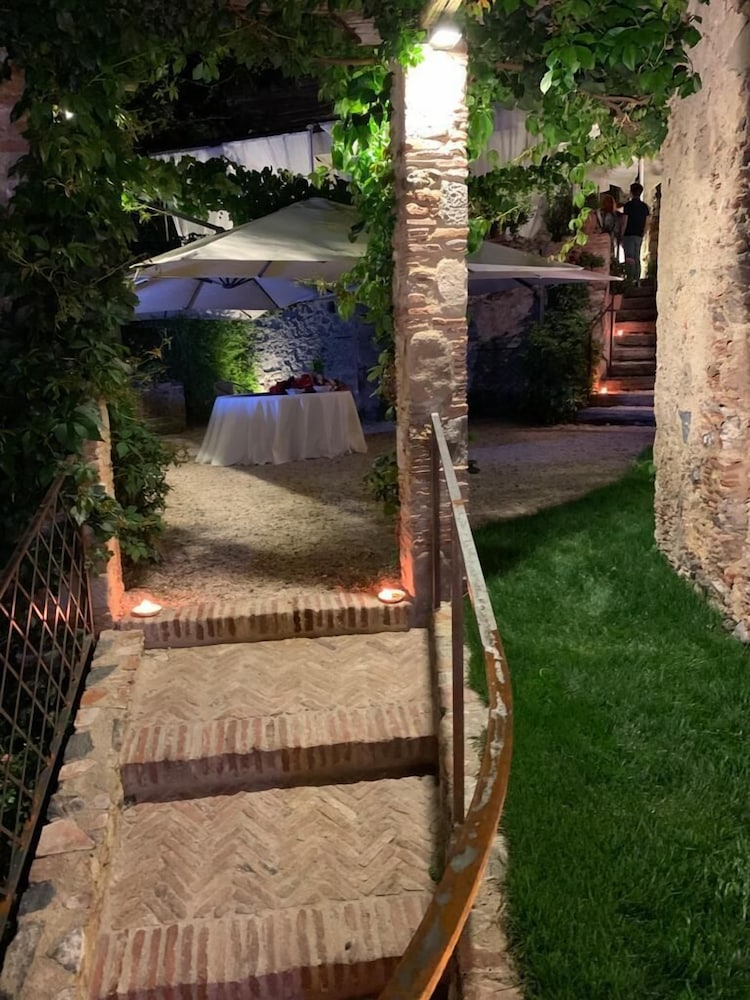 Фото Bar Vitelli Charming Suites