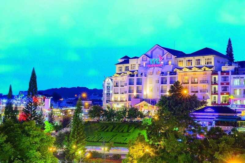Гостиница Ttc Hotel Premium Ngoc Lan в Далате