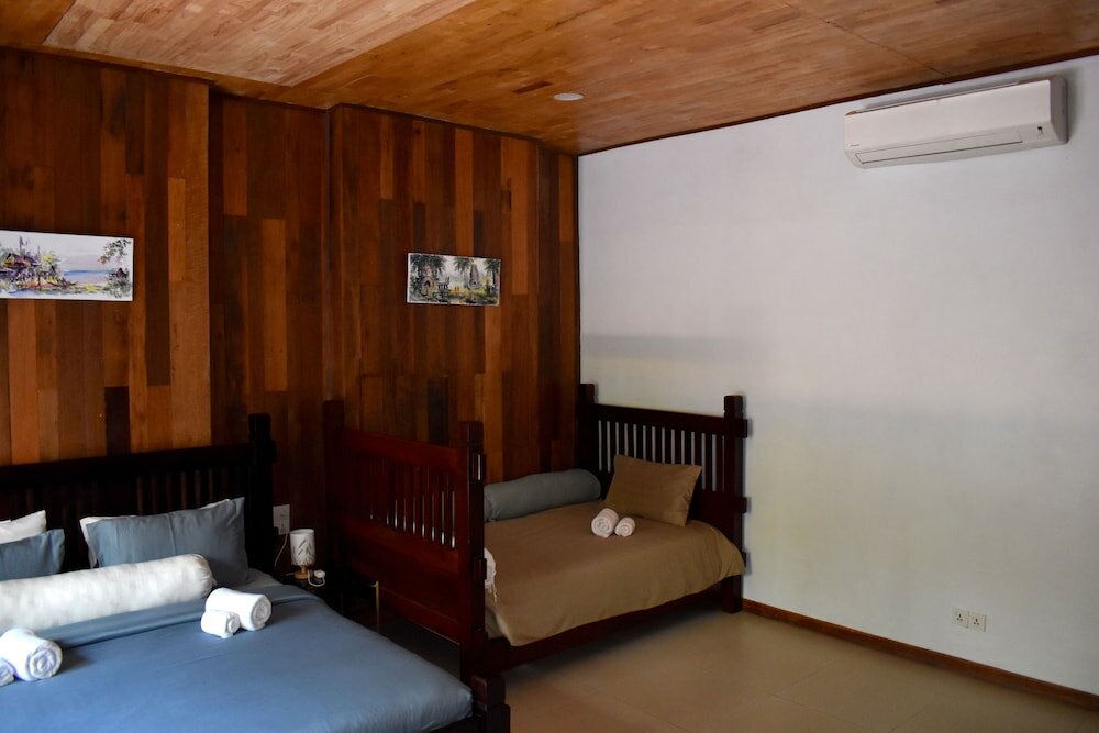 Фото Three Little Birds