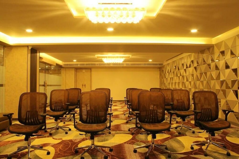 Фото The Kings Square