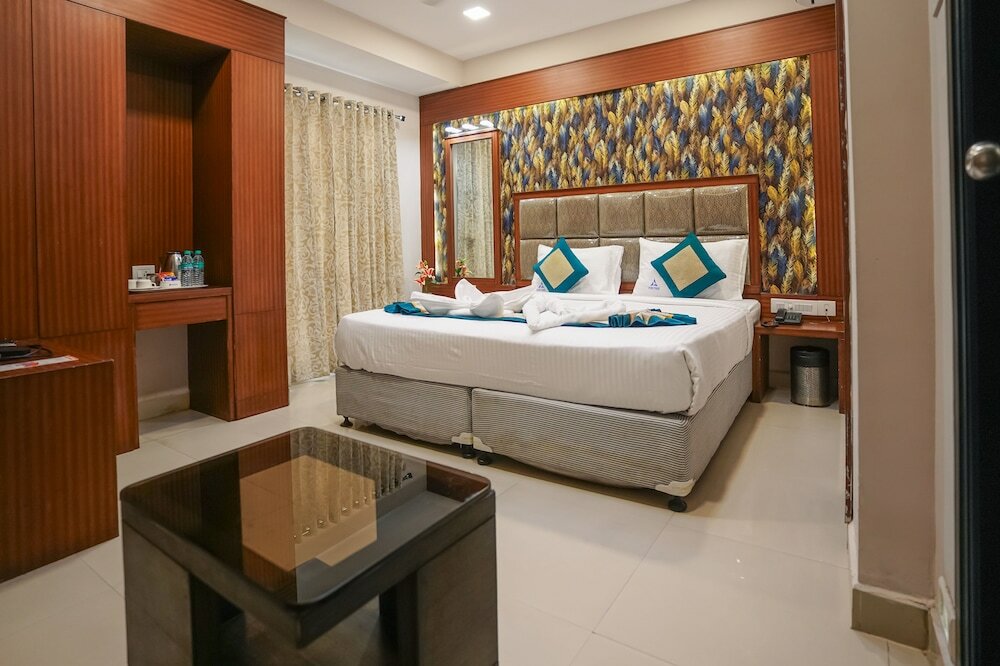 Фото Pine Tree Boutique Hotel - Greams Road