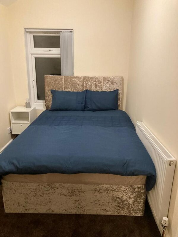Гостиница Homely 3-bed House in Bham 15 min From City Centre в Бирмингеме