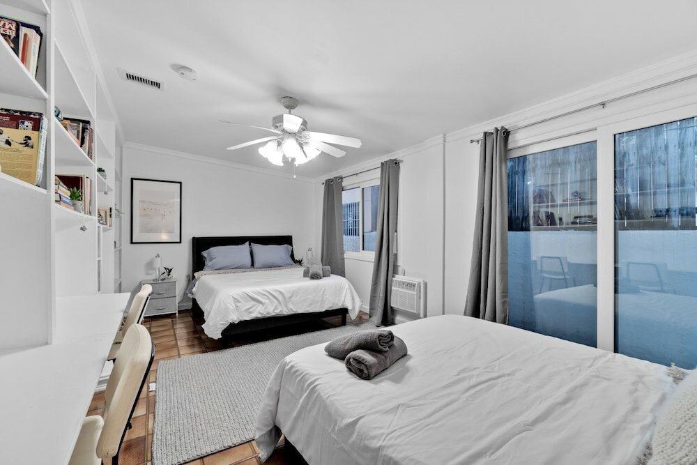 Фото Chateau Michael Luxury Brickell Villa with Pool