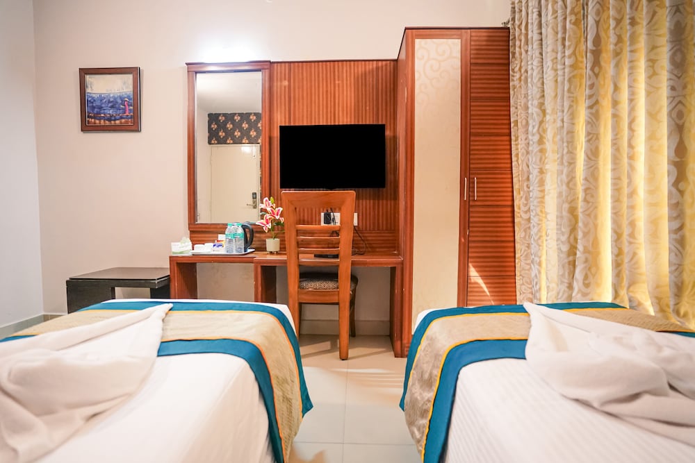 Фото Pine Tree Boutique Hotel - Greams Road